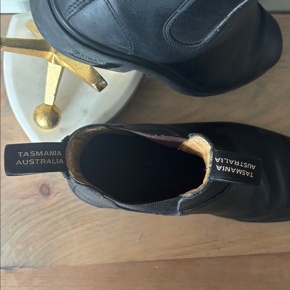 Blundstone #068 Chisel Toe Chelsea Boots - Picture 4 of 8